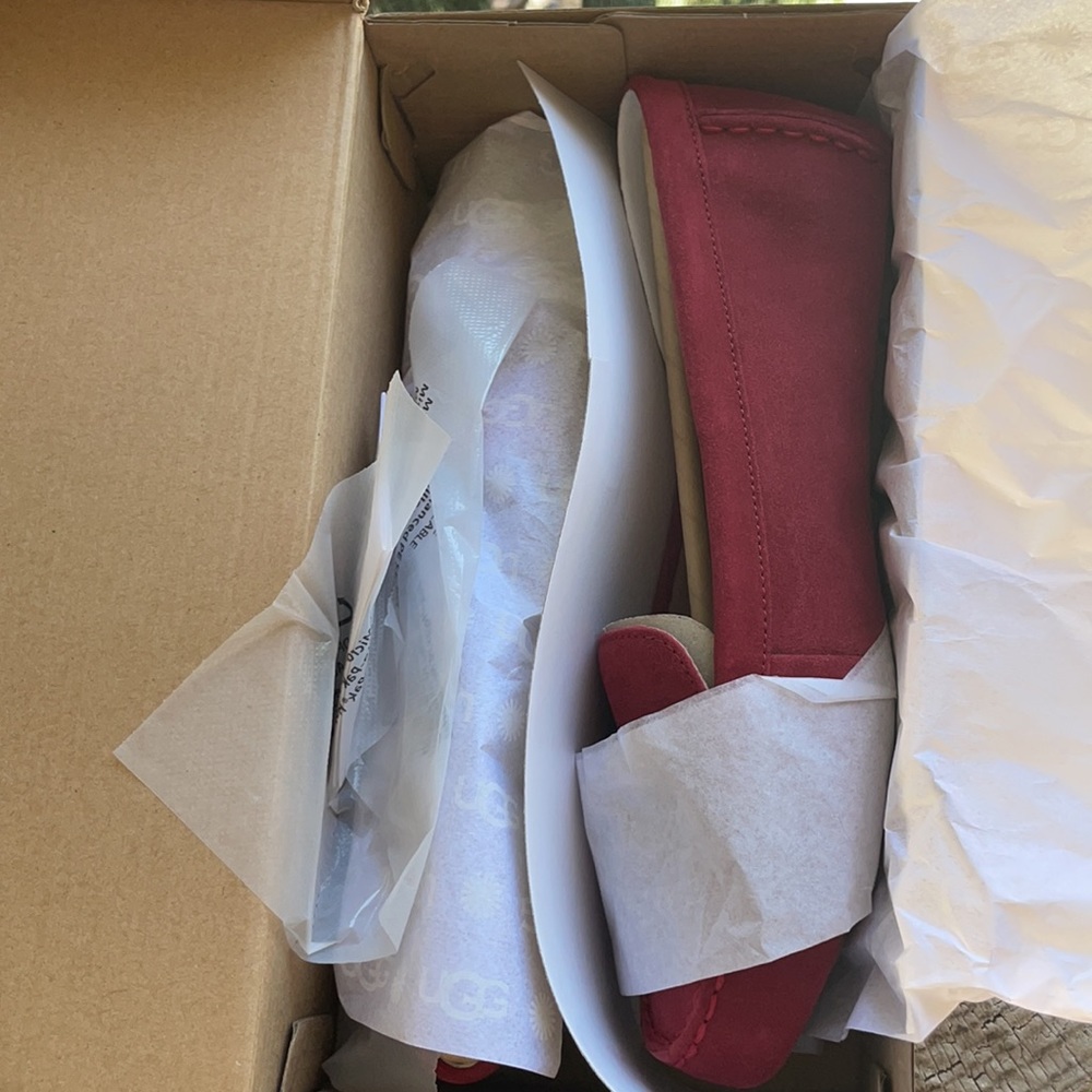 UGG Eevon Moccasin - Picture 4 of 7